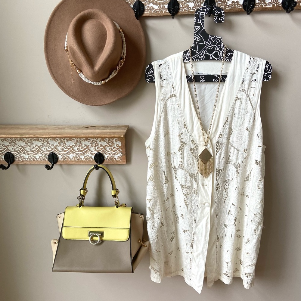 - Anthropologie eyelet embroidery button down tank tunic blouse L